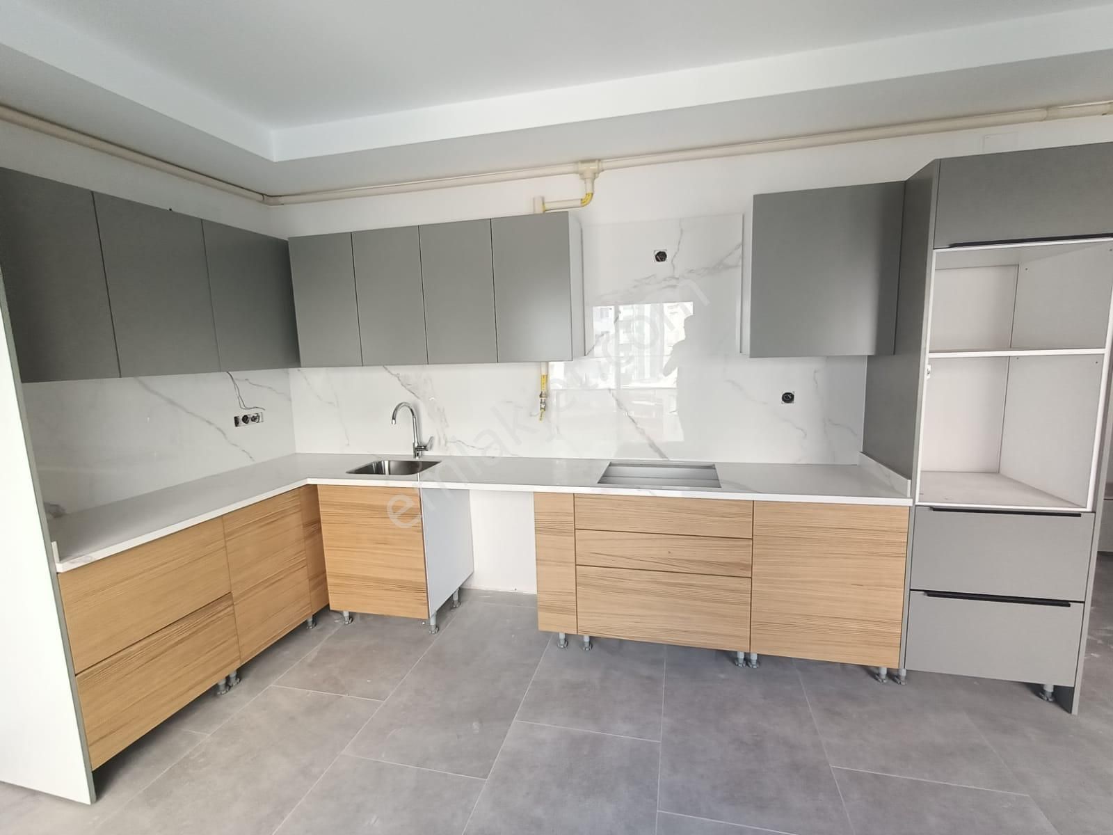 İz'den Bulvar Üzeri Sıfır Ful Cephe Açık Bölgesinde Tek - Görsel 6