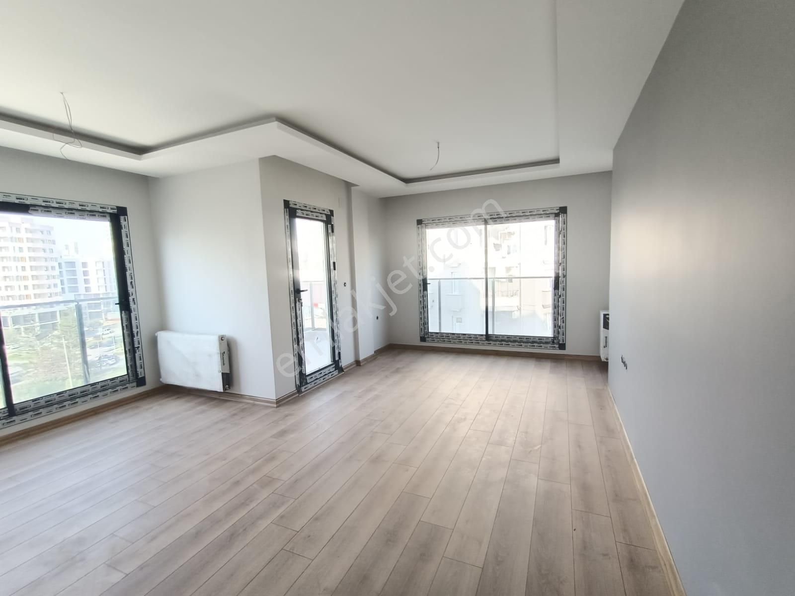 İz'den Bulvar Üzeri Sıfır Ful Cephe Açık Bölgesinde Tek - Görsel 13