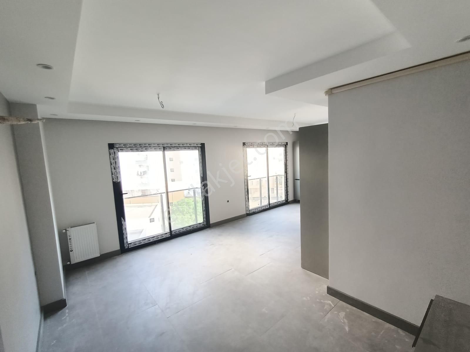 İz'den Bulvar Üzeri Sıfır Ful Cephe Açık Bölgesinde Tek - Görsel 7