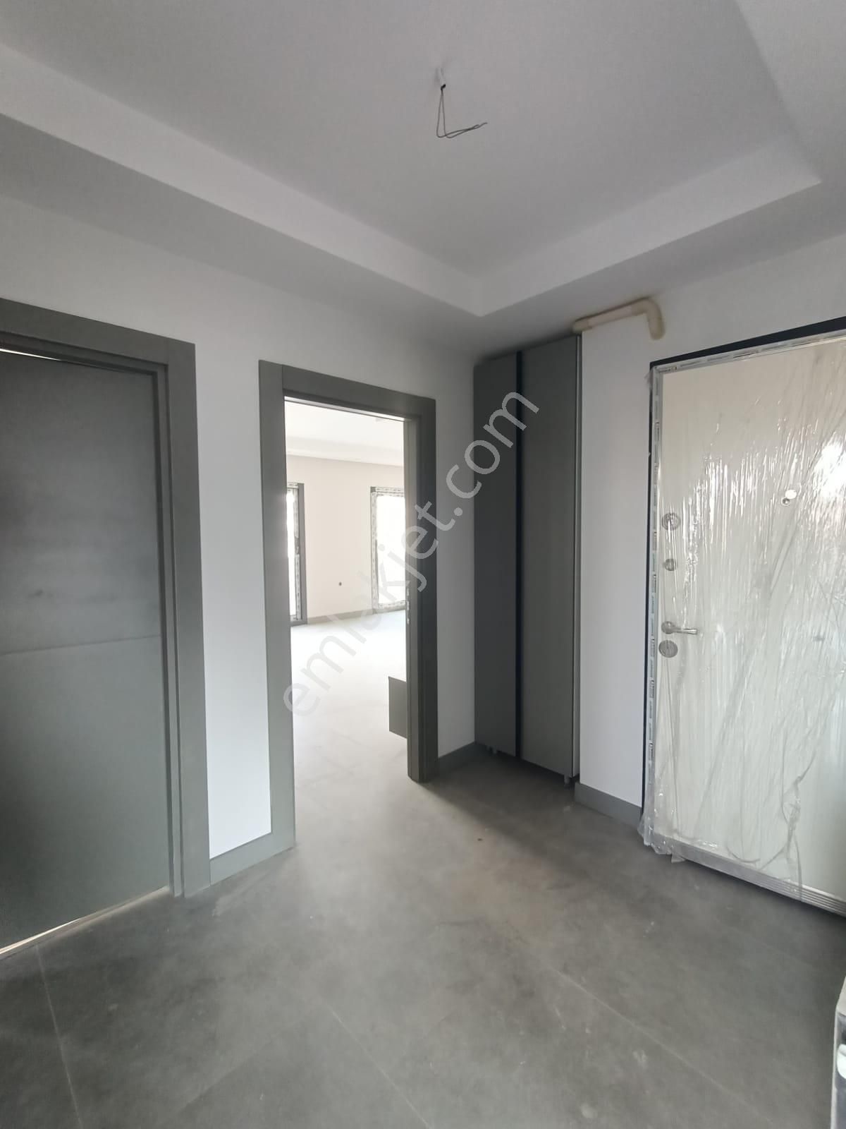 İz'den Bulvar Üzeri Sıfır Ful Cephe Açık Bölgesinde Tek - Görsel 18