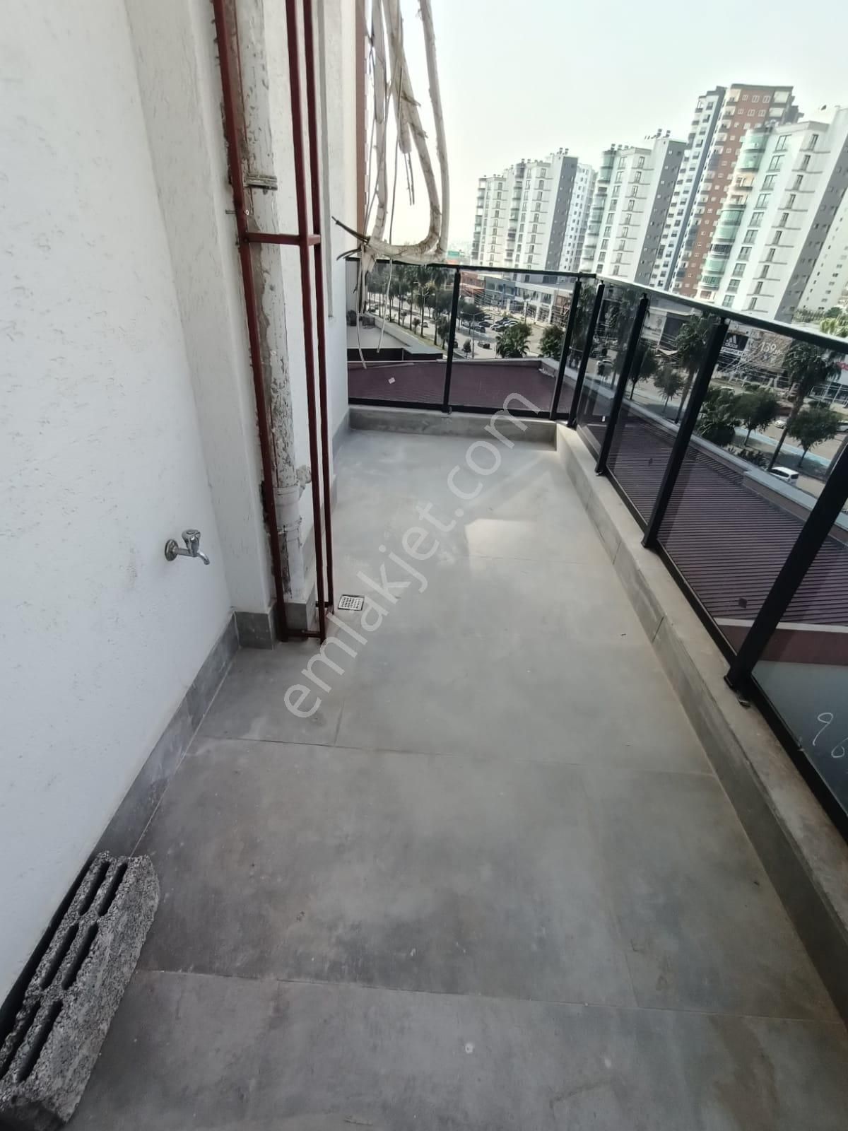 İz'den Bulvar Üzeri Sıfır Ful Cephe Açık Bölgesinde Tek - Görsel 20