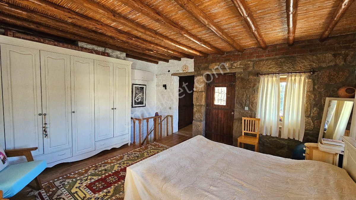 Bodrum Gümüşlük Merkezde Satılık 1+1 Taş Ev - Görsel 10