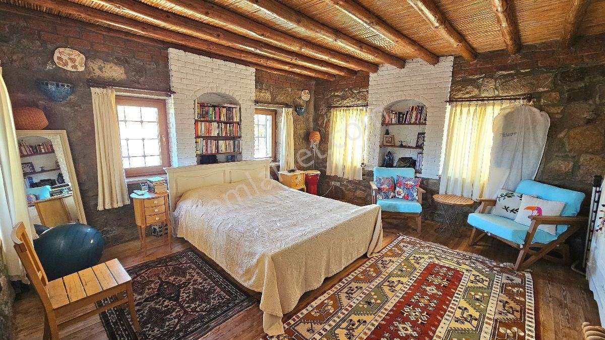 Bodrum Gümüşlük Merkezde Satılık 1+1 Taş Ev - Görsel 8