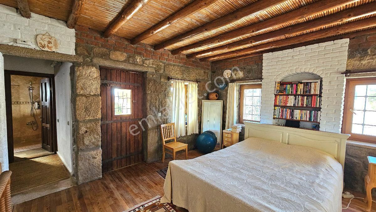 Bodrum Gümüşlük Merkezde Satılık 1+1 Taş Ev - Görsel 11