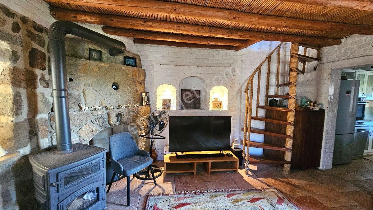 Bodrum Gümüşlük Merkezde Satılık 1+1 Taş Ev - Görsel 4