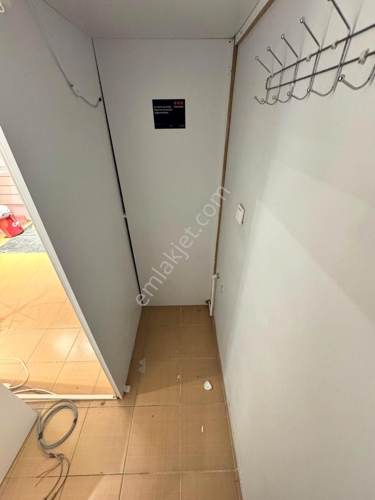 Emre Emlak'tan Alsancak'ta Depolu Kiralık Dükkan - Görsel 5
