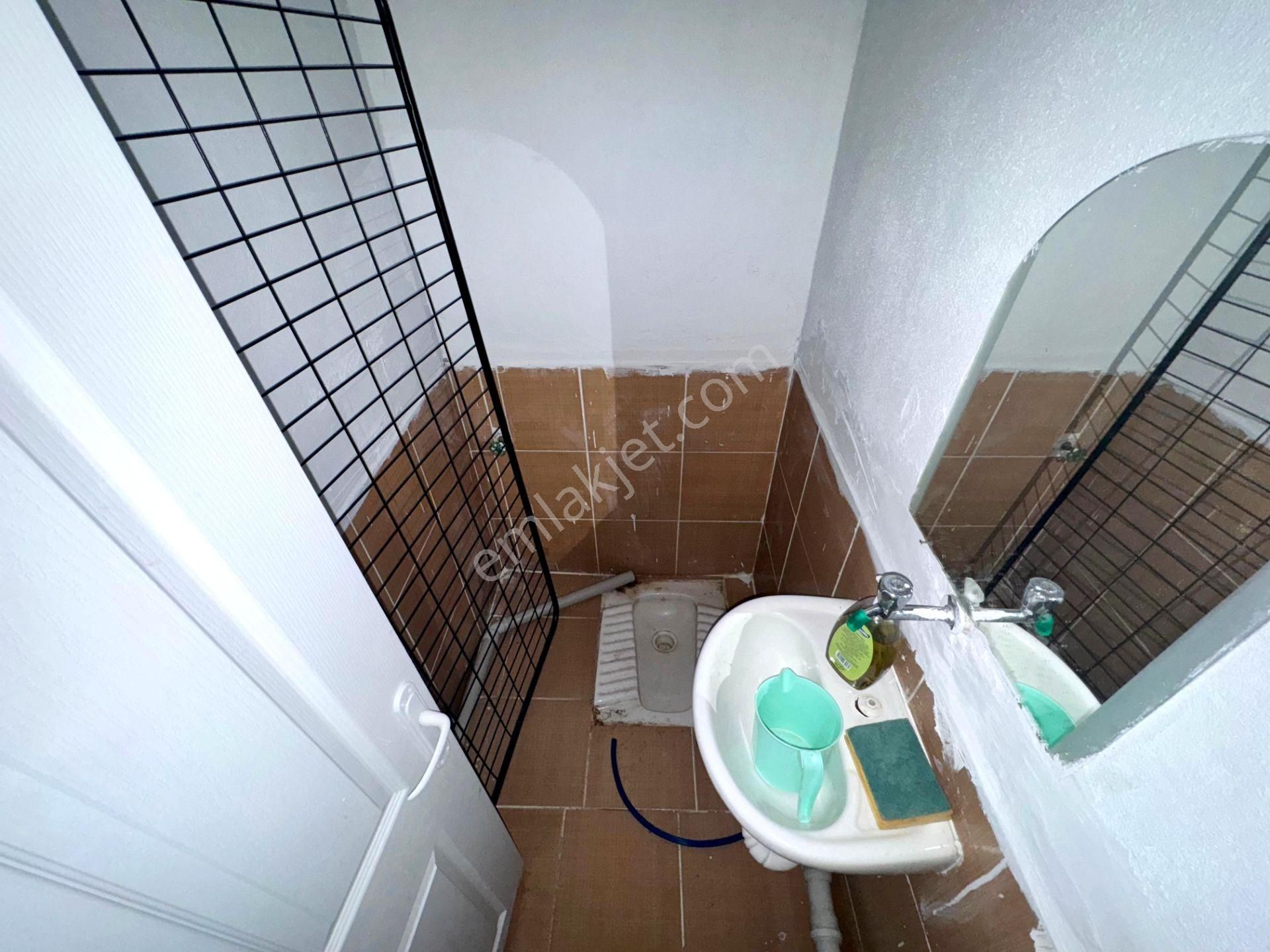 Emre Emlak'tan Alsancak'ta Depolu Kiralık Dükkan - Görsel 13