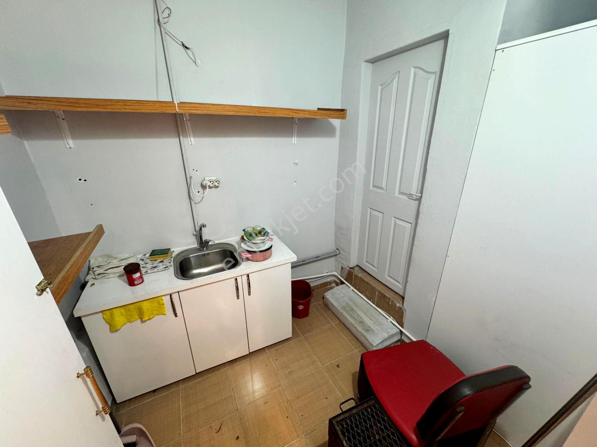 Emre Emlak'tan Alsancak'ta Depolu Kiralık Dükkan - Görsel 12