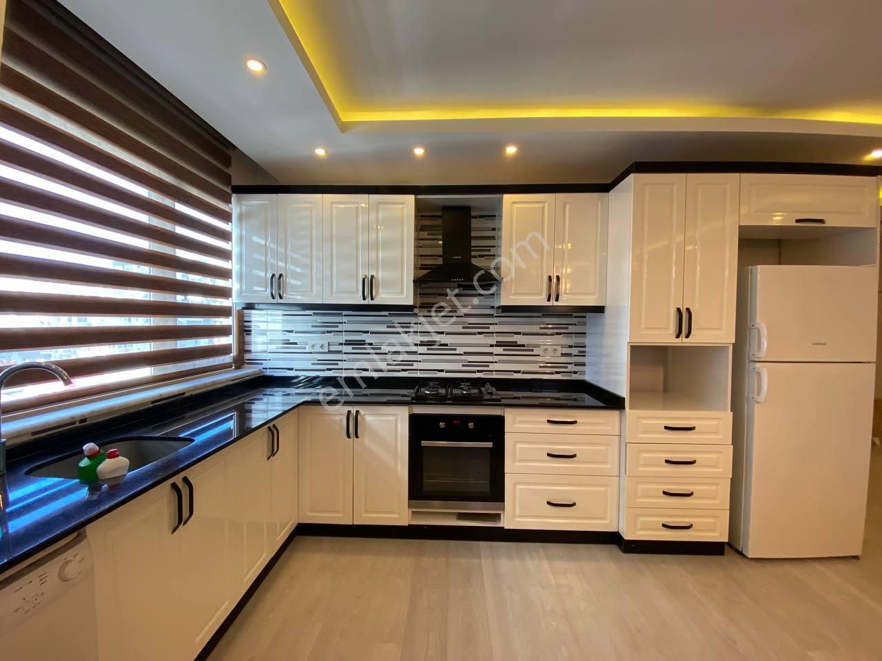 Denize Sıfır Site İçinde Deniz Manzaralı 120 M2 Eşyalı 2+1 Daire - Görsel 11