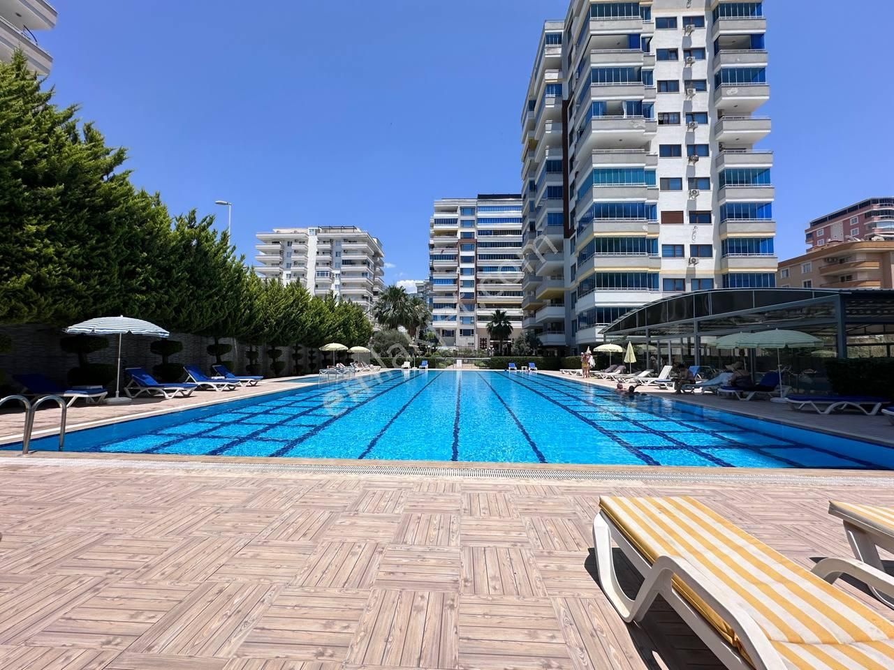 Denize Sıfır Site İçinde Deniz Manzaralı 120 M2 Eşyalı 2+1 Daire