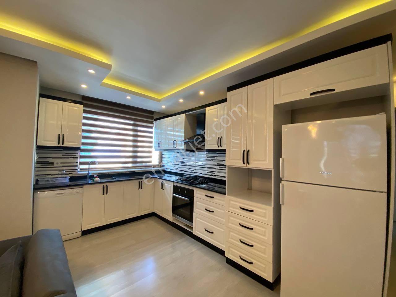 Denize Sıfır Site İçinde Deniz Manzaralı 120 M2 Eşyalı 2+1 Daire - Görsel 9