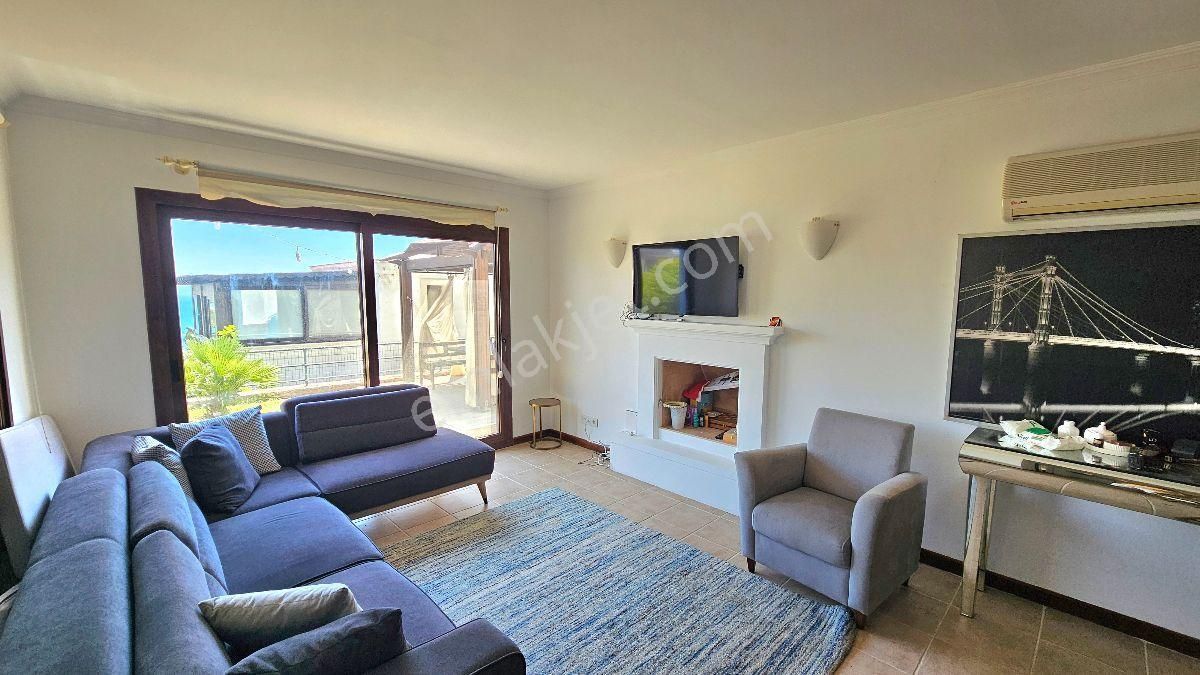 Bodrum Gündoğanda Satılık Özel Plajlı Sitede Deniz Manzaralı Bahçeli 4+1 Müstakil Villa - Görsel 10