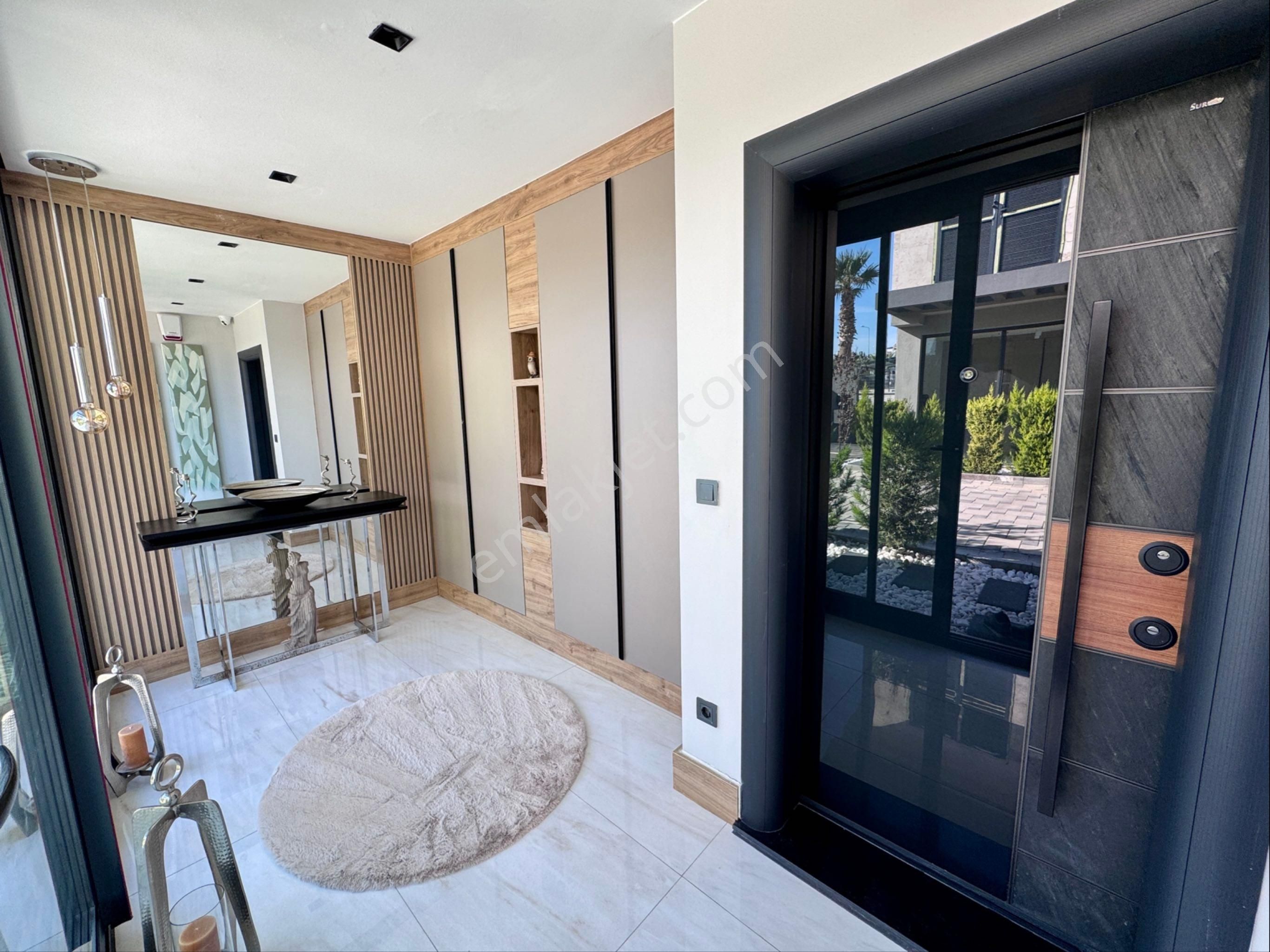 Kuşadası Yavansu’da Sesli Komutlu Akıllı Ev Sistemi, Özel Havuzlu, Eşyalı Ultra Lüks 4+1 Villa - Görsel 11