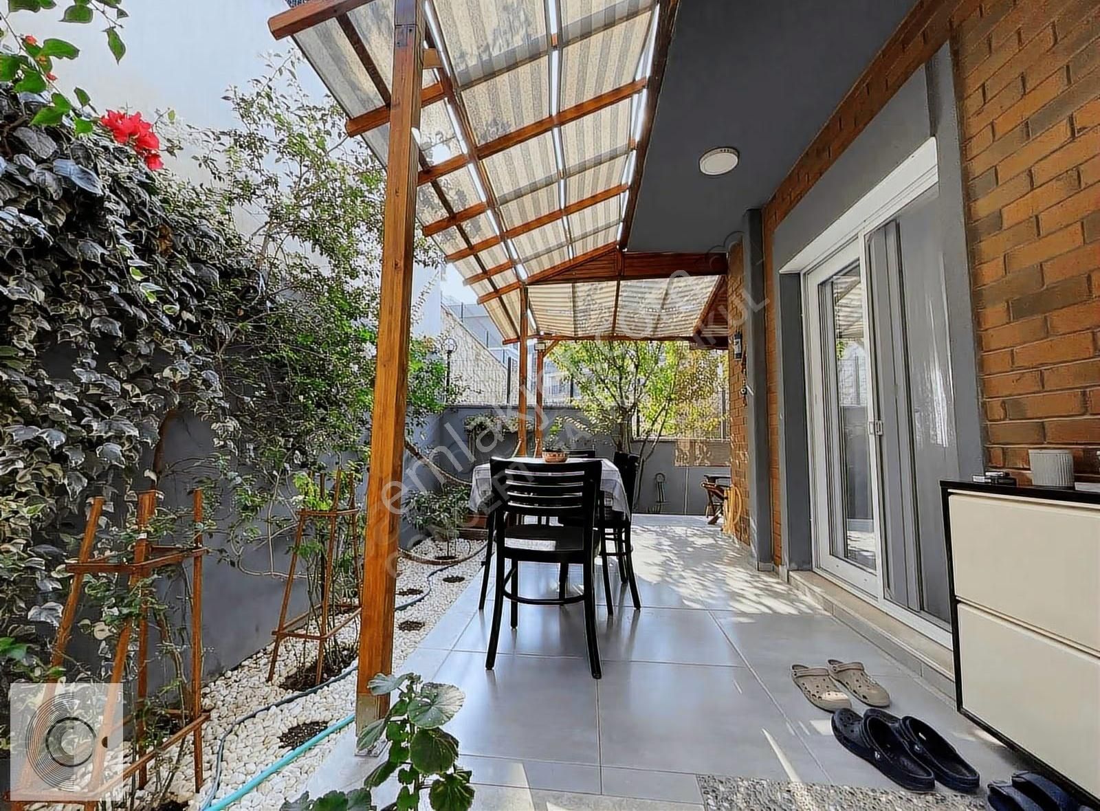 İzmir Yenifoça Doğa Manzaralı Satılık 2+1 Villa - Görsel 12