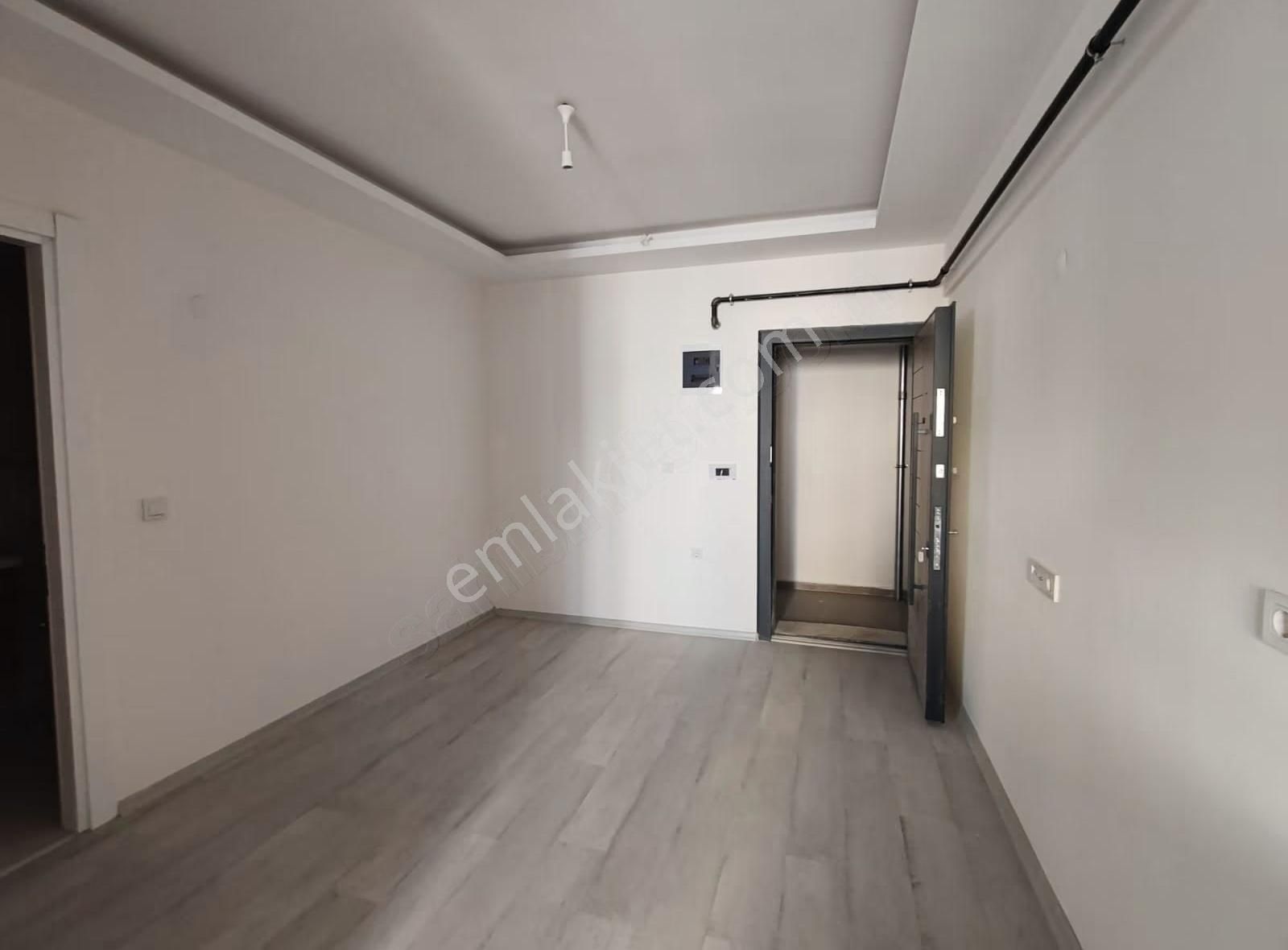 Real Center//güvenlikli Sitede Geniş 1+1 Fırsat Satılık Daire - Görsel 7