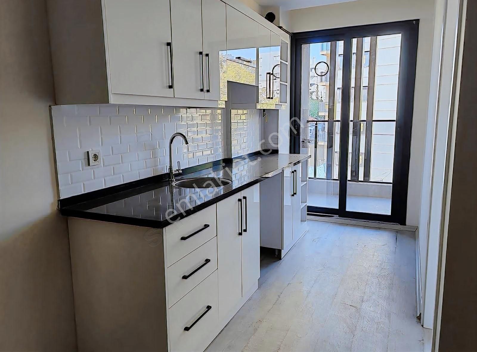 Real Center//güvenlikli Sitede Geniş 1+1 Fırsat Satılık Daire - Görsel 4