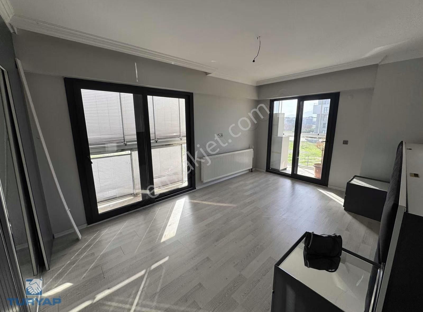 İzban Yakını Havuzlu Güvenlikli Sitede Kiralık 4+1 Daire - Görsel 16