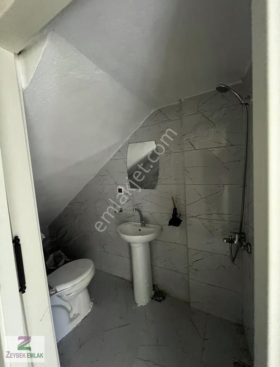 Foça Mahallesinde Merkezi Konumda Kiralık 2+1 Daire