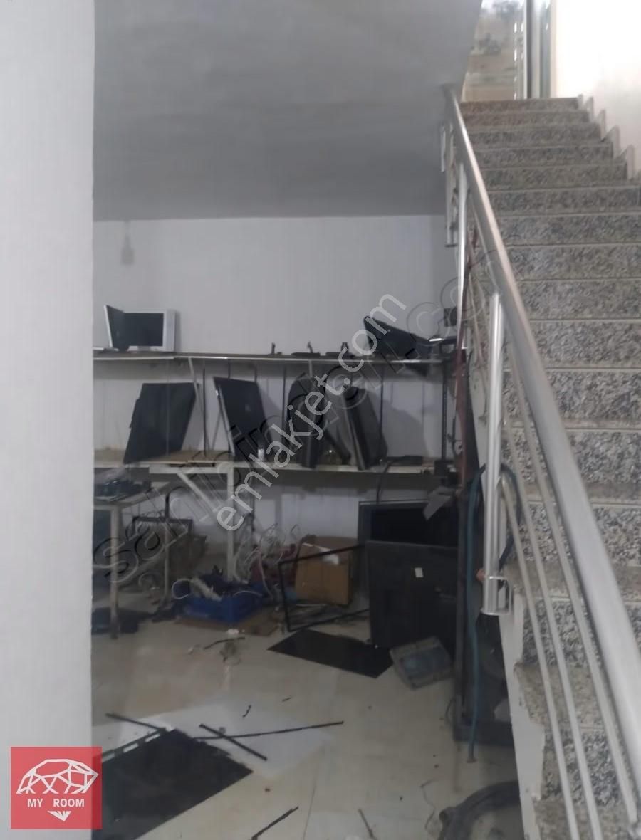 Ümraniye Çamlık Mahallesinde Deposu Bulunan Kiralık Dükkan - Görsel 3