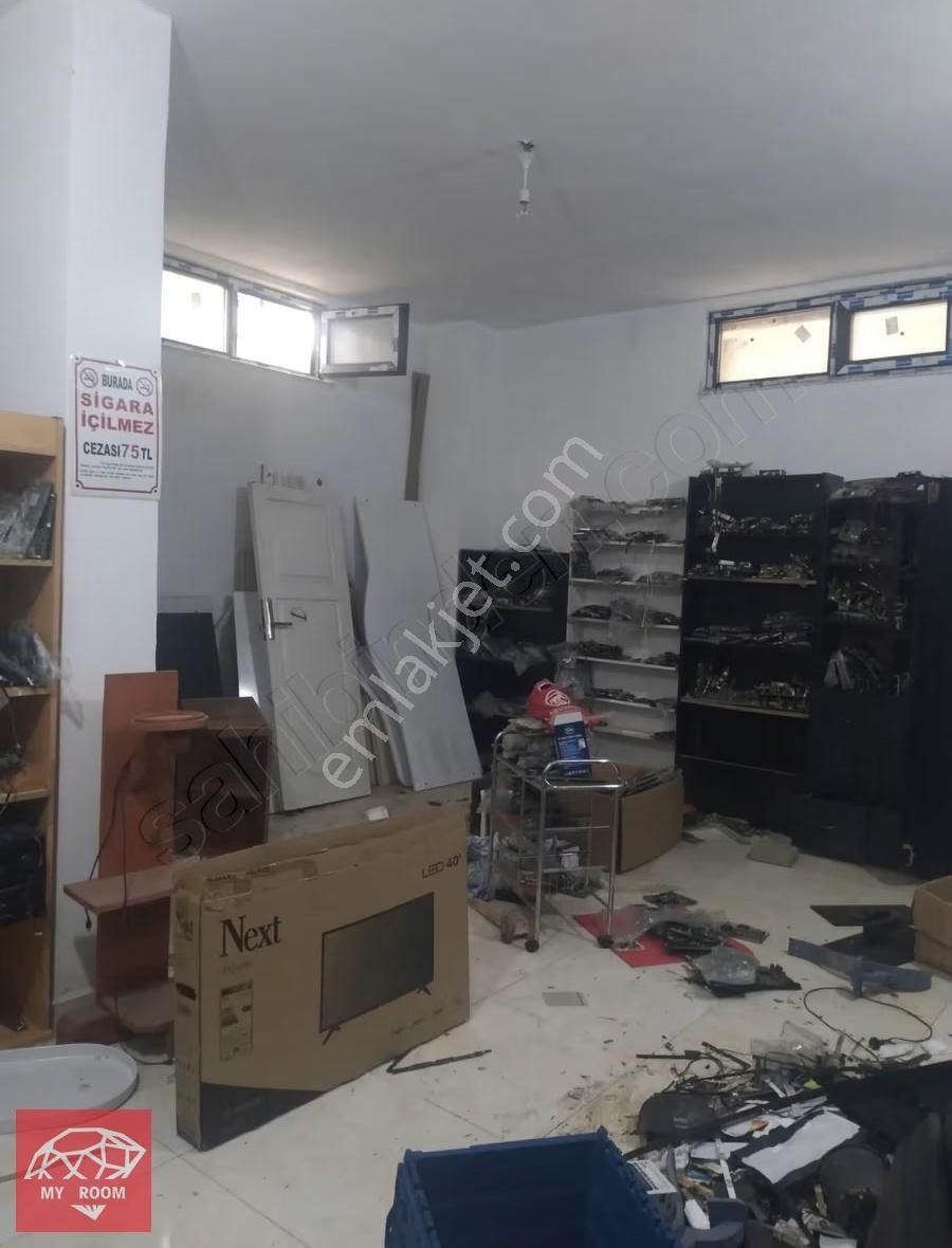 Ümraniye Çamlık Mahallesinde Deposu Bulunan Kiralık Dükkan - Görsel 2