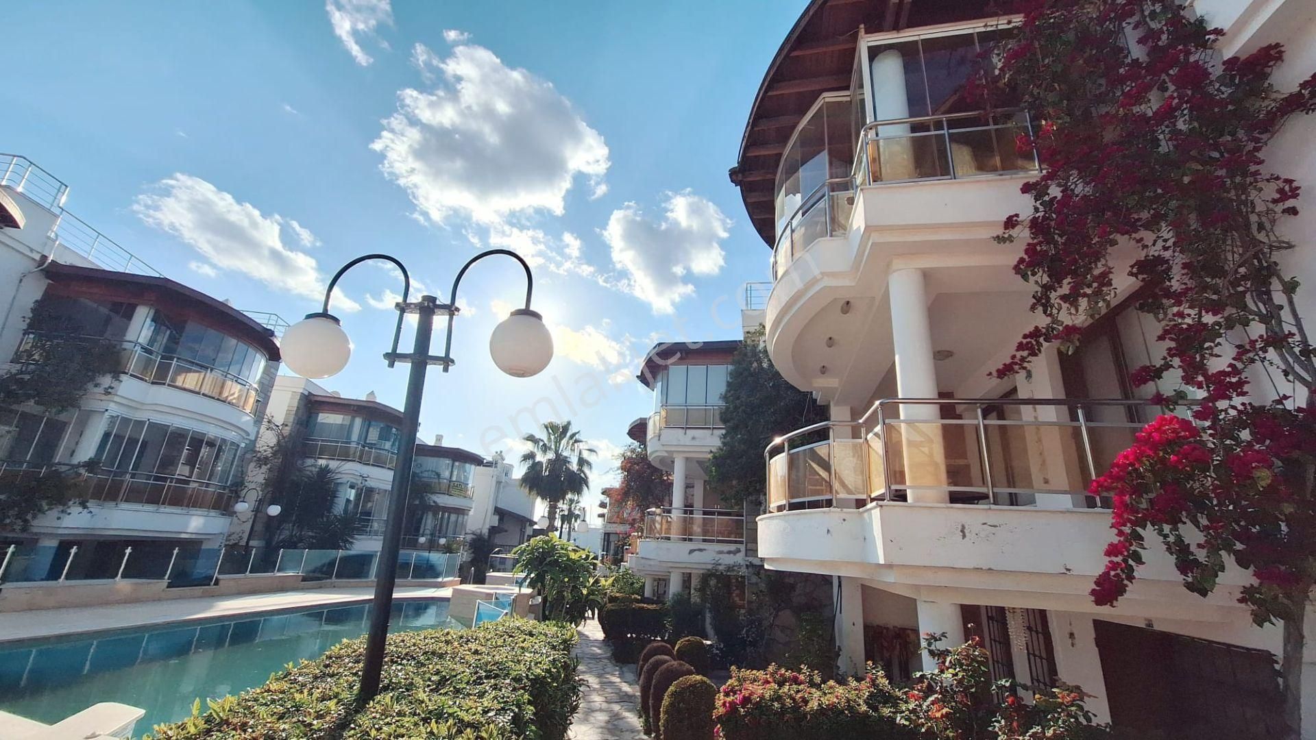 Havuzlu Sitede Üst Dubleks Daire / Denize 3 Dk / Turgutreis - Görsel 27