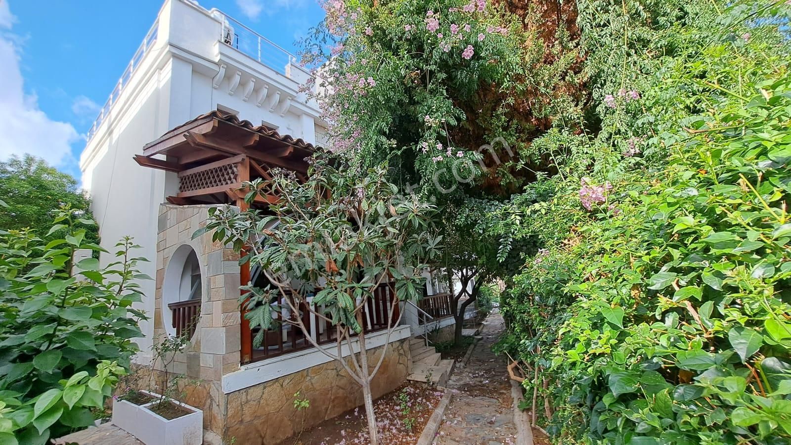 Havuzlu Sitede Üst Dubleks Daire / Denize 3 Dk / Turgutreis - Görsel 26