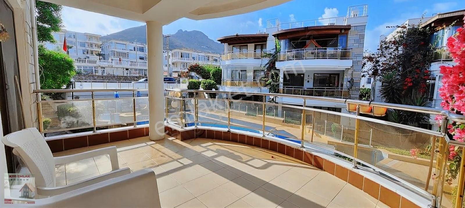 Havuzlu Sitede Üst Dubleks Daire / Denize 3 Dk / Turgutreis - Görsel 12