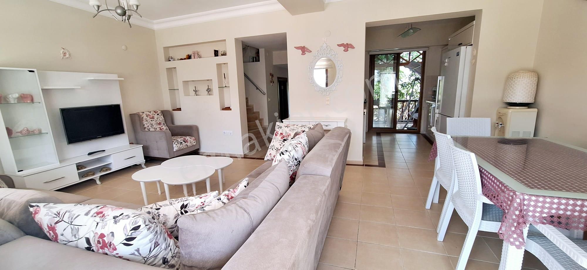 Havuzlu Sitede Üst Dubleks Daire / Denize 3 Dk / Turgutreis - Görsel 4