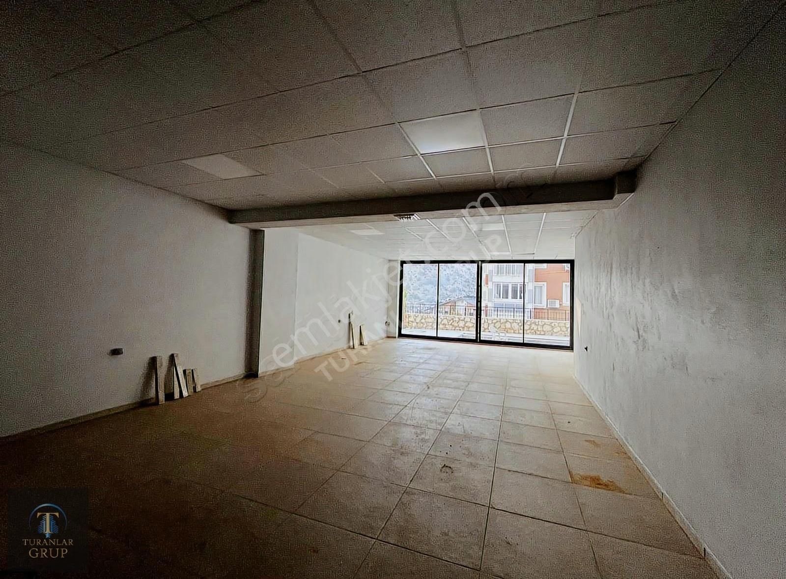 Turanlar Gruptan Satılık Havuzlu Asansörlü Lüks 1+1 Daire