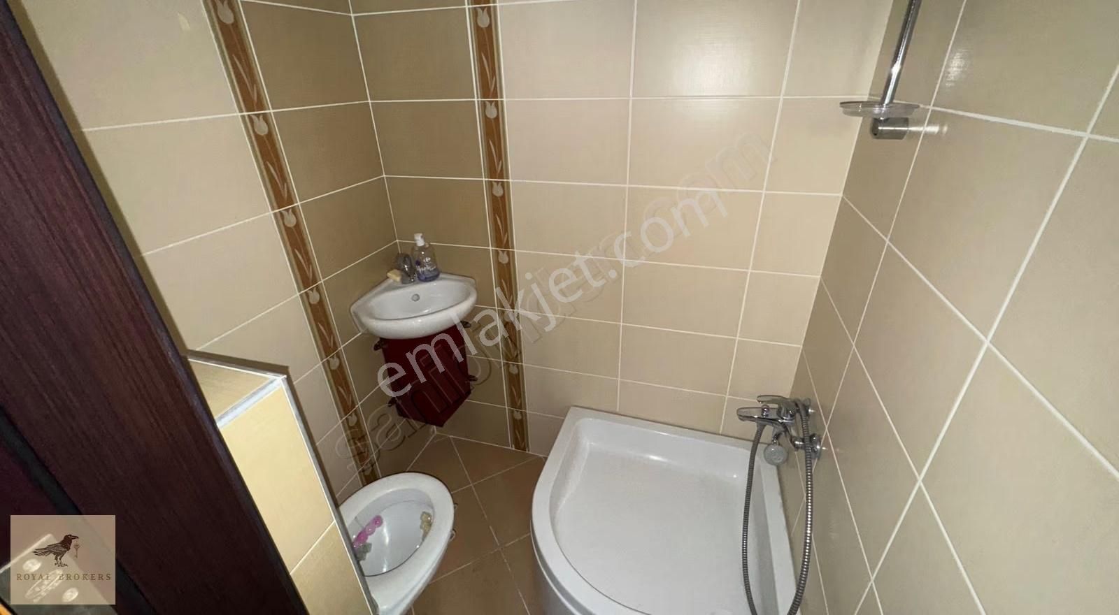 Kiralık, Hilal, 686 Sokak, 4+1, Geniş Ve Bakımlı Genç Binada Boş - Görsel 4