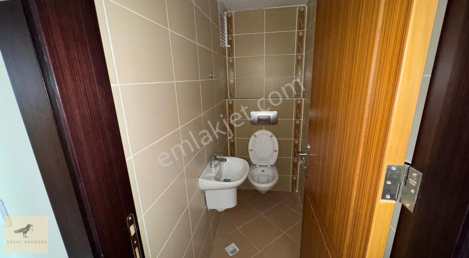 Kiralık, Hilal, 686 Sokak, 4+1, Geniş Ve Bakımlı Genç Binada Boş - Görsel 19