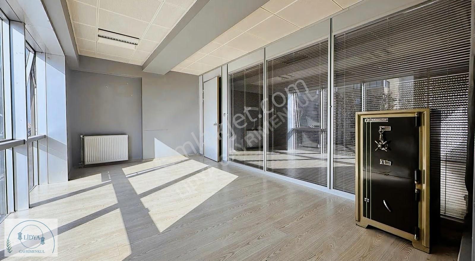 Küçükbakkalköy Mh. Kayışdagı Caddesi Üzerinde 60 M2 Ofis - Görsel 4