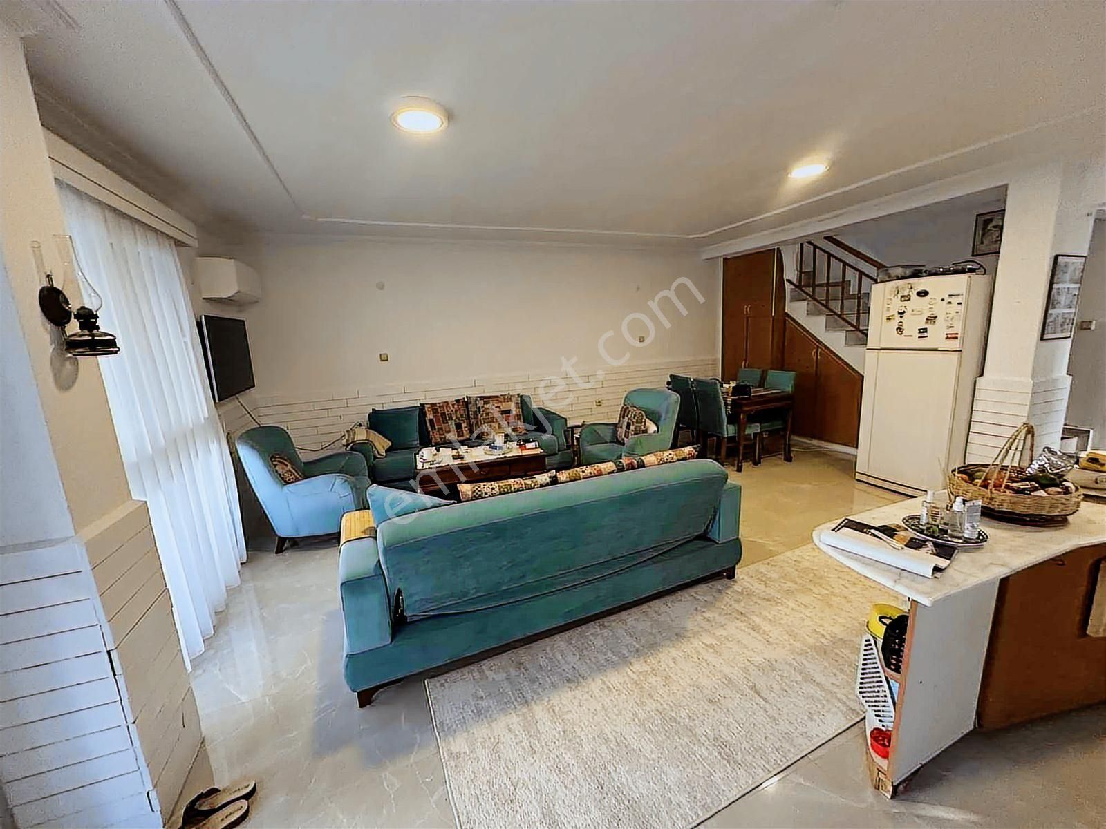 Seferihisar Ürkmez De Denize 50 Metre 6+1 Satılık Eşyalı Villa - Görsel 4