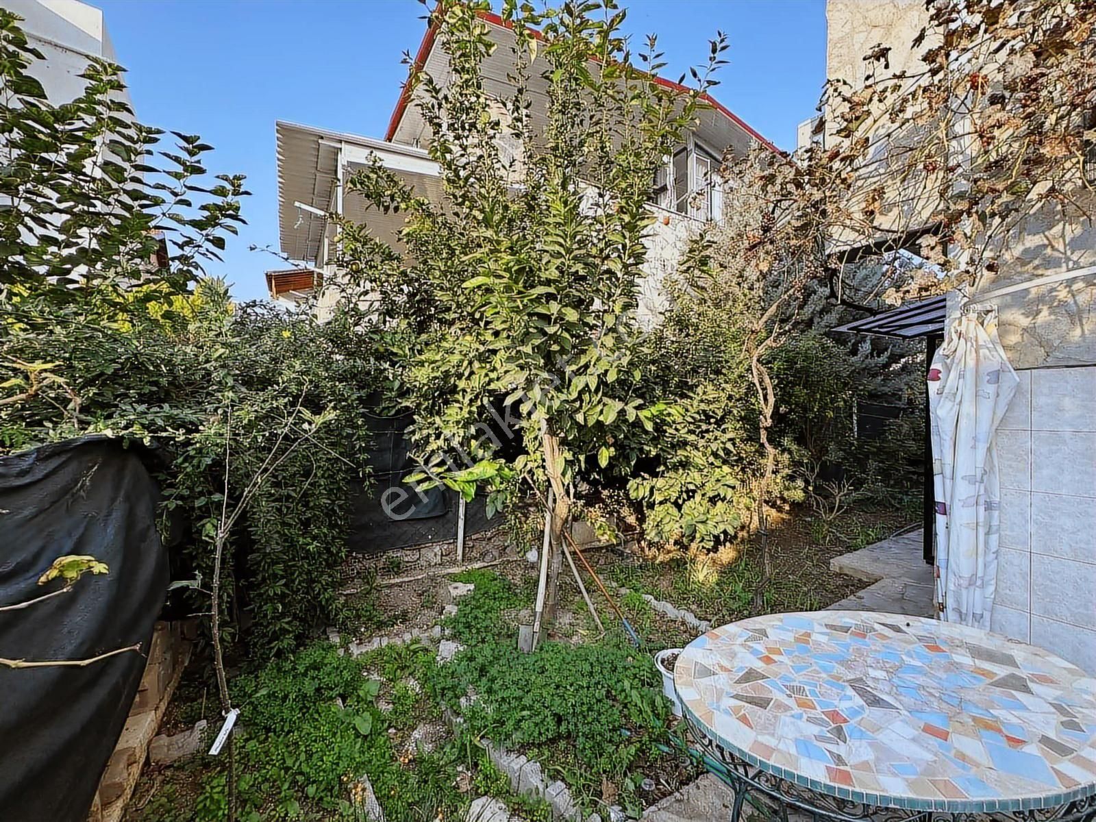 Seferihisar Ürkmez De Denize 50 Metre 6+1 Satılık Eşyalı Villa - Görsel 17