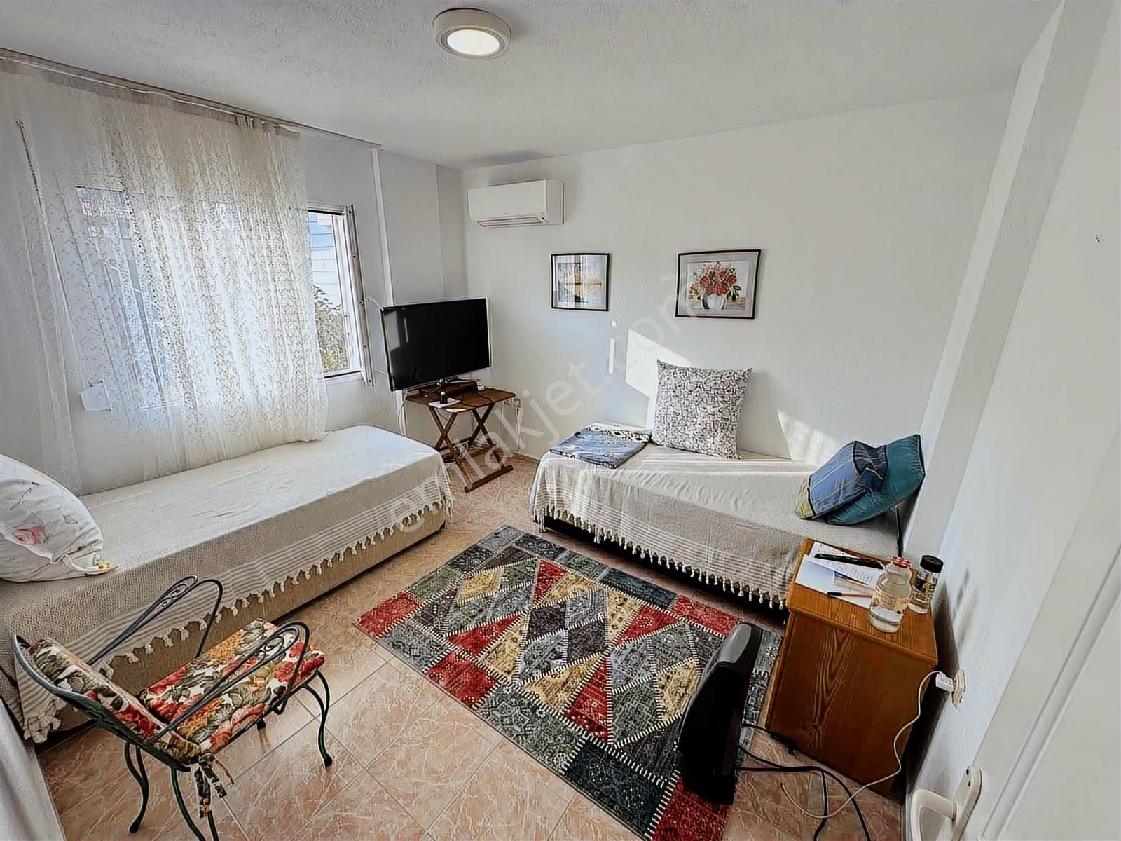 Seferihisar Ürkmez De Denize 50 Metre 6+1 Satılık Eşyalı Villa - Görsel 9