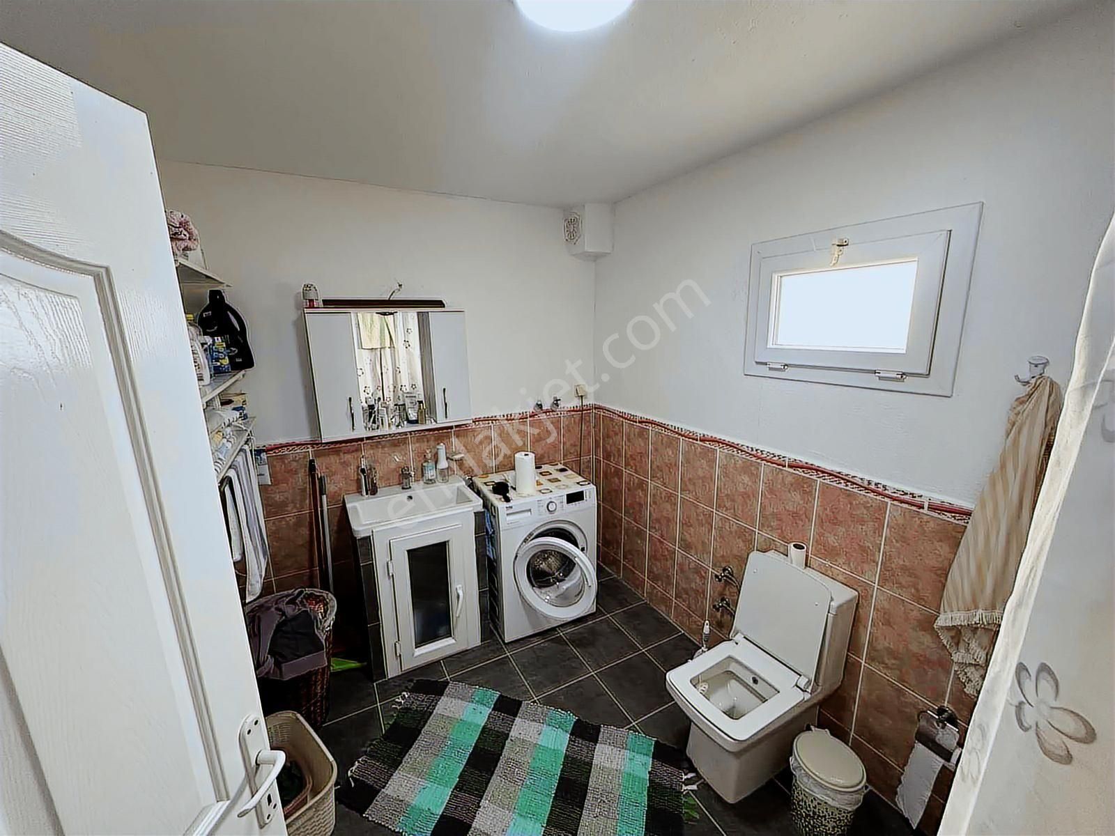 Seferihisar Ürkmez De Denize 50 Metre 6+1 Satılık Eşyalı Villa - Görsel 11