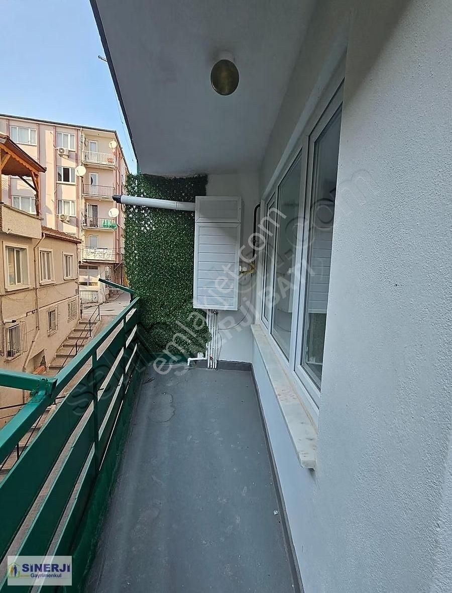 Sahile 250 Metre, İçi Yenilenmiş Satılık 2+1 Arakat Daire - Görsel 3