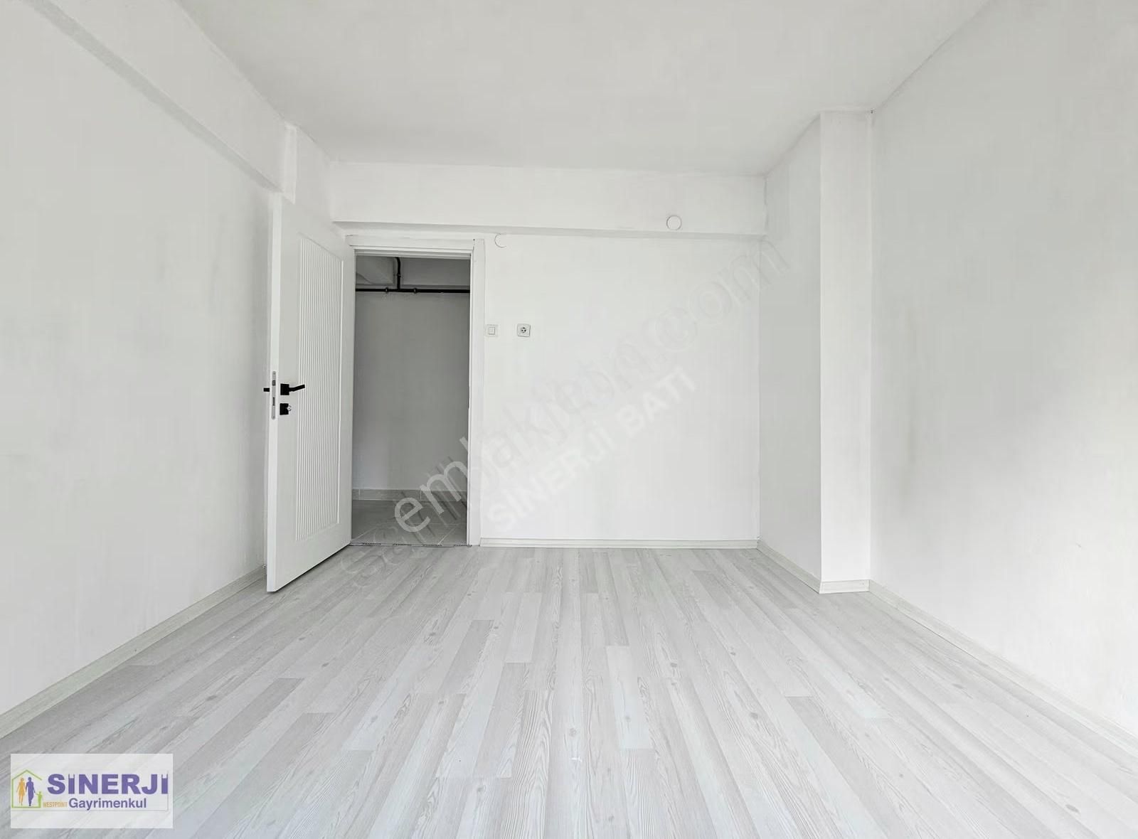 Sahile 250 Metre, İçi Yenilenmiş Satılık 2+1 Arakat Daire - Görsel 18