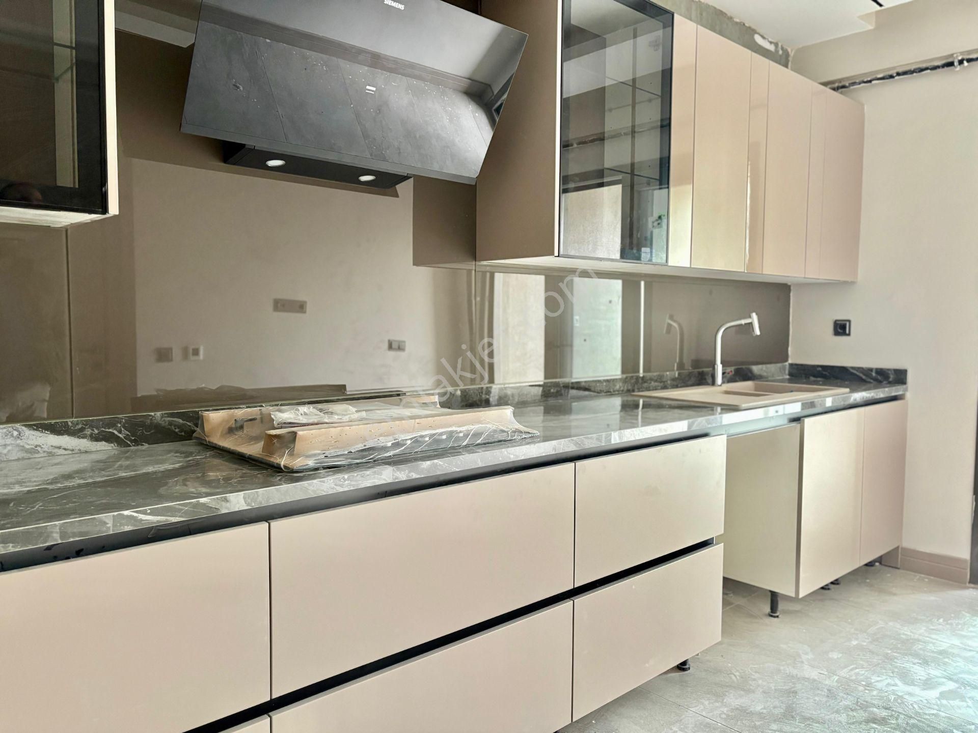 Gazze Caddesi Point Meram'da Ebeveyn Banyolu 3+1 Arakat Daire - Görsel 8