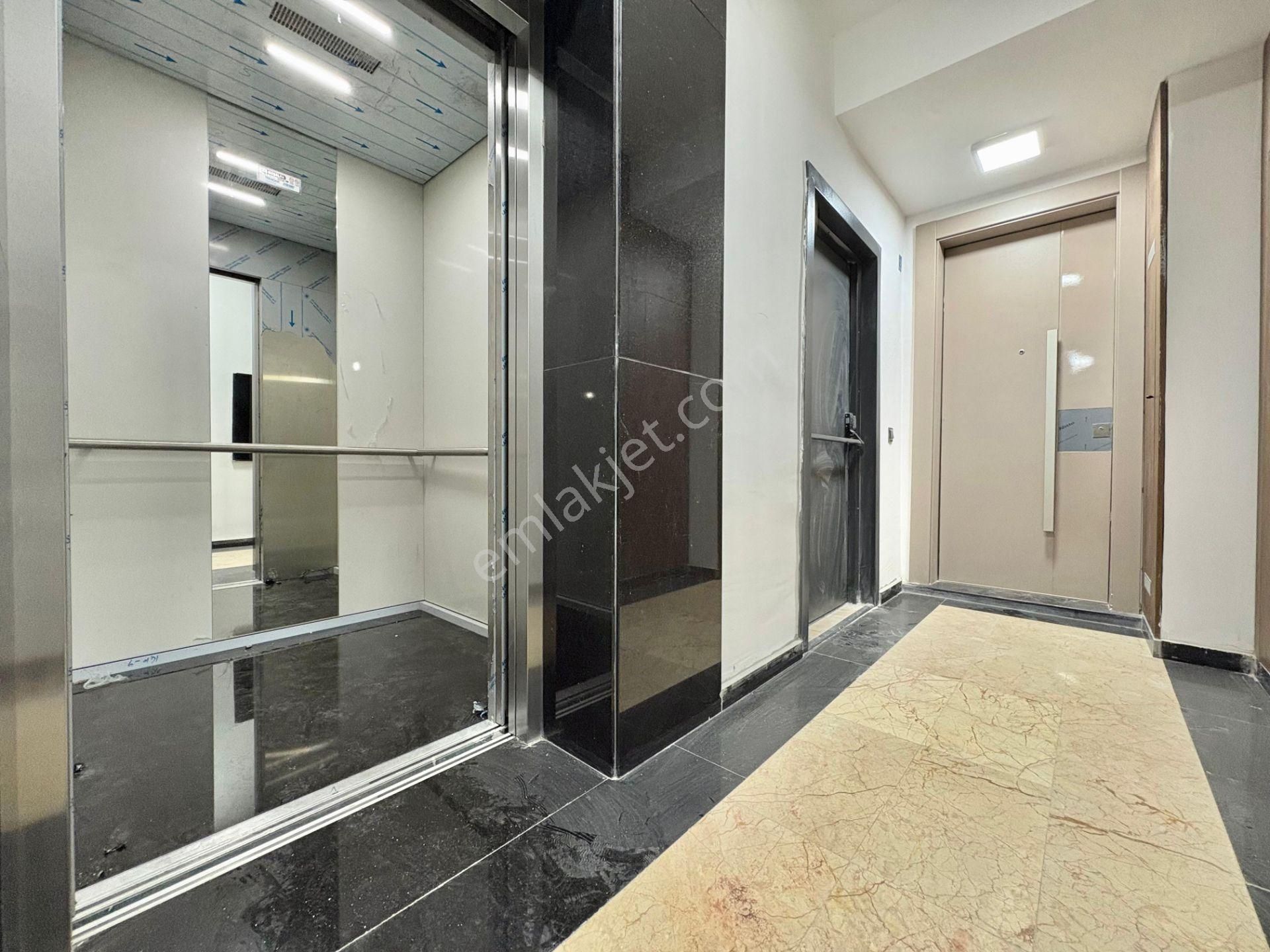 Gazze Caddesi Point Meram'da Ebeveyn Banyolu 3+1 Arakat Daire - Görsel 25