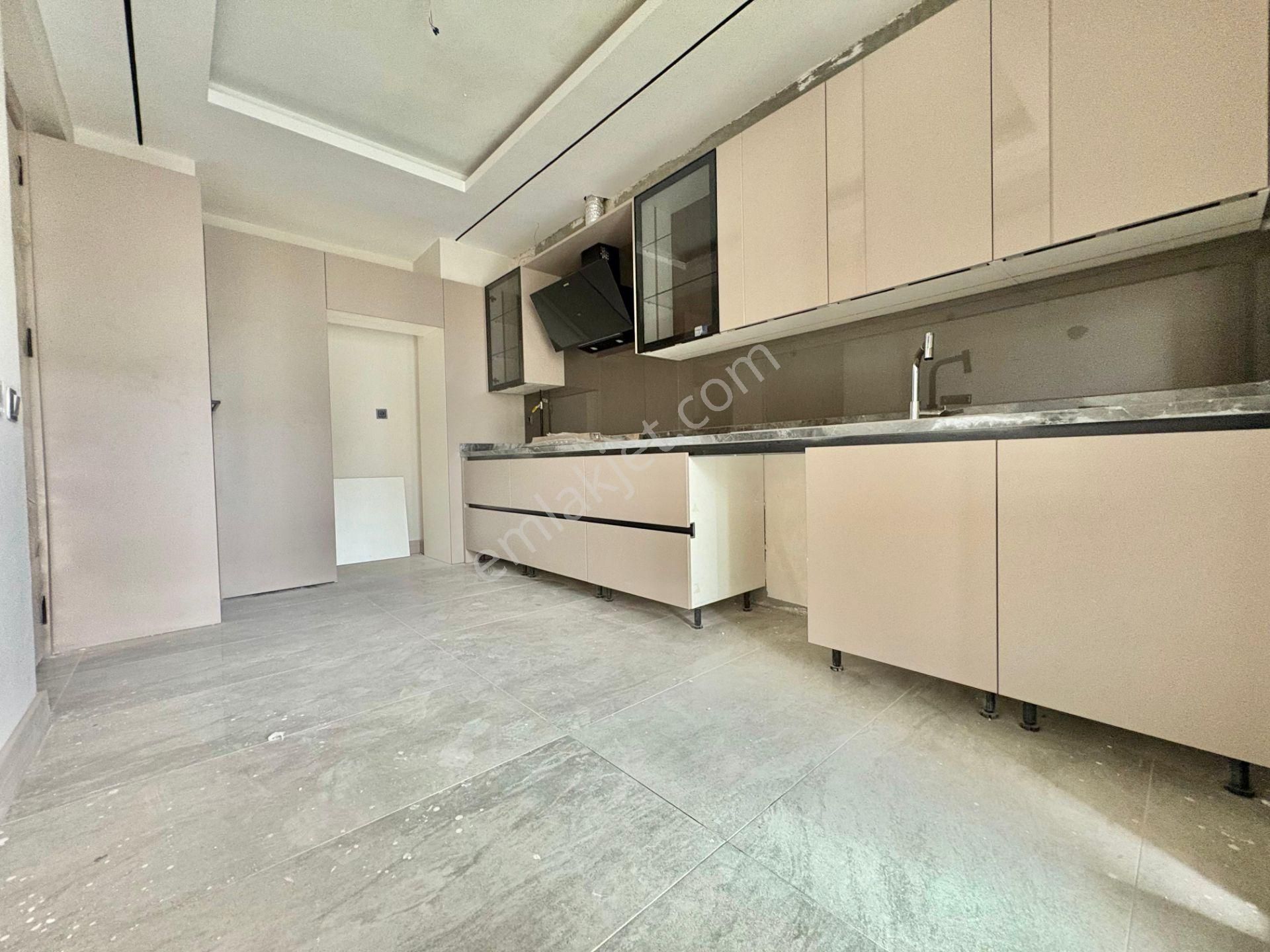 Gazze Caddesi Point Meram'da Ebeveyn Banyolu 3+1 Arakat Daire - Görsel 12