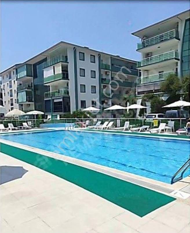 Kuşadası Ege Mah 2+1 Havuzlu Site Arakat