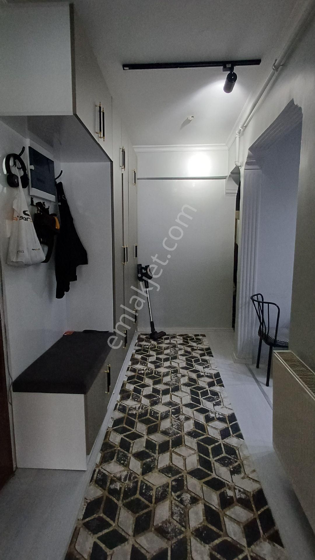 Tarıhı Asansör Yakını Bakımlı 3+1 - Görsel 6