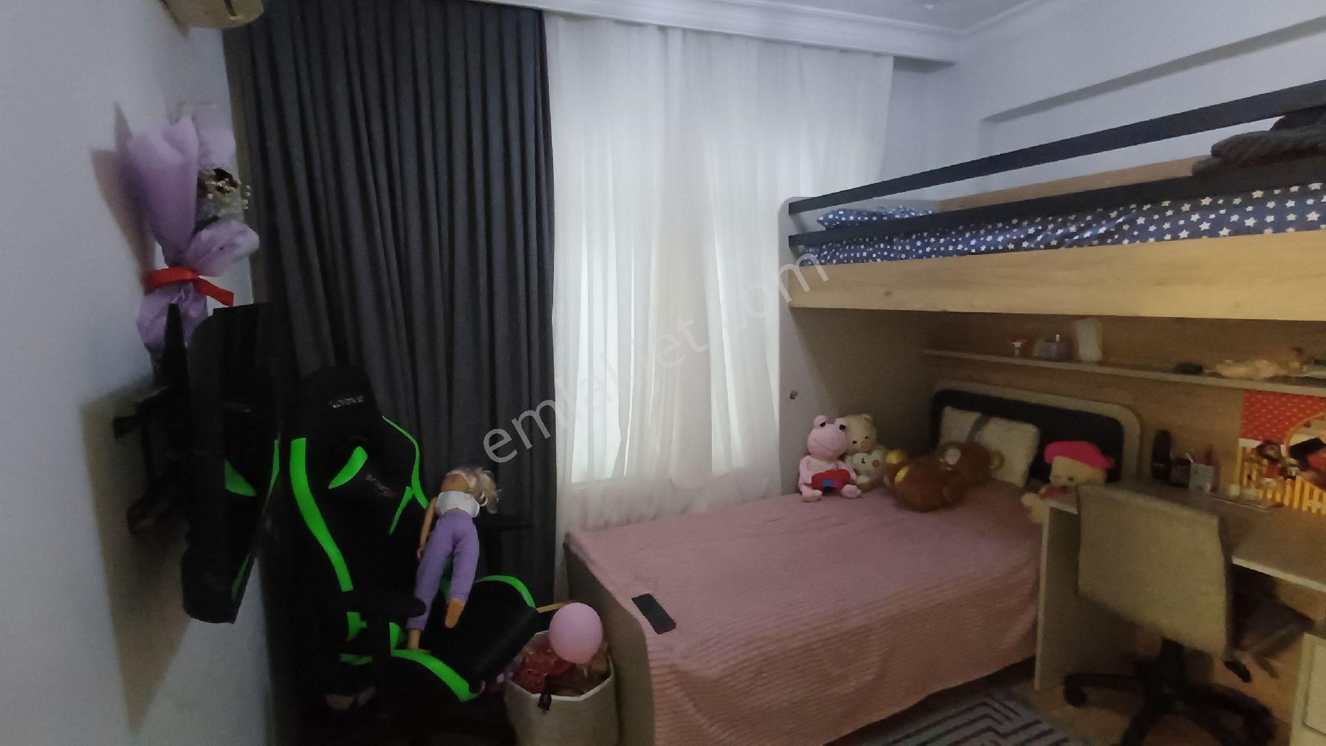 Tarıhı Asansör Yakını Bakımlı 3+1 - Görsel 20