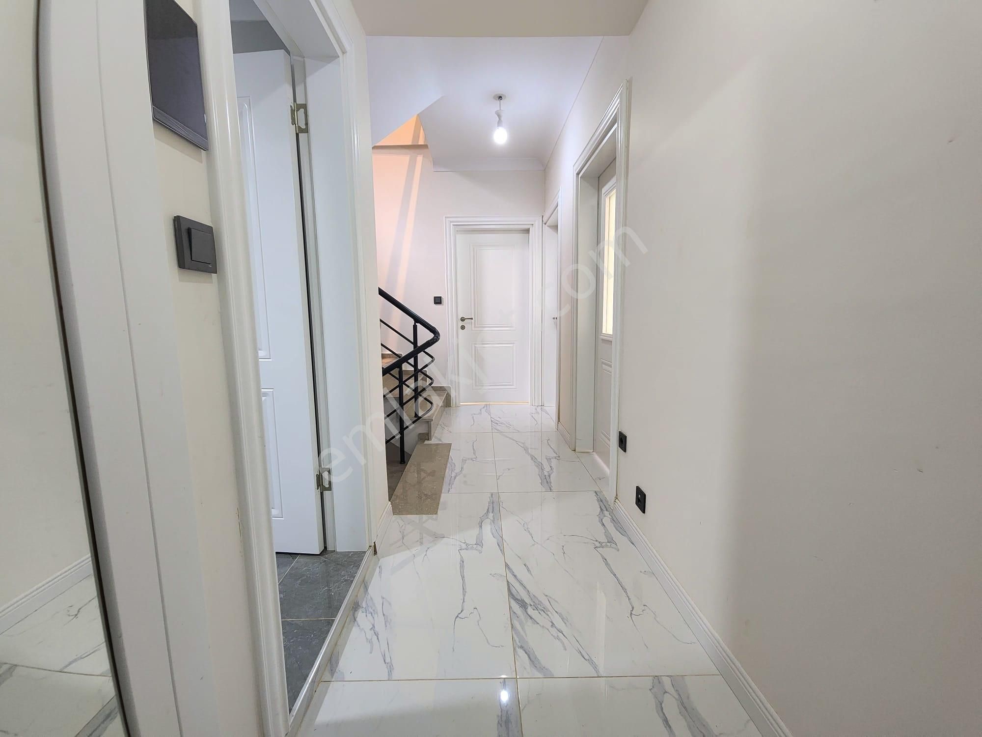 ▶ ▶ Akçay Körfez'den 350 M2 Arsa İçinde Geniş Bahçeli 7+1 Bağımsız Tek Müstakil - Görsel 24
