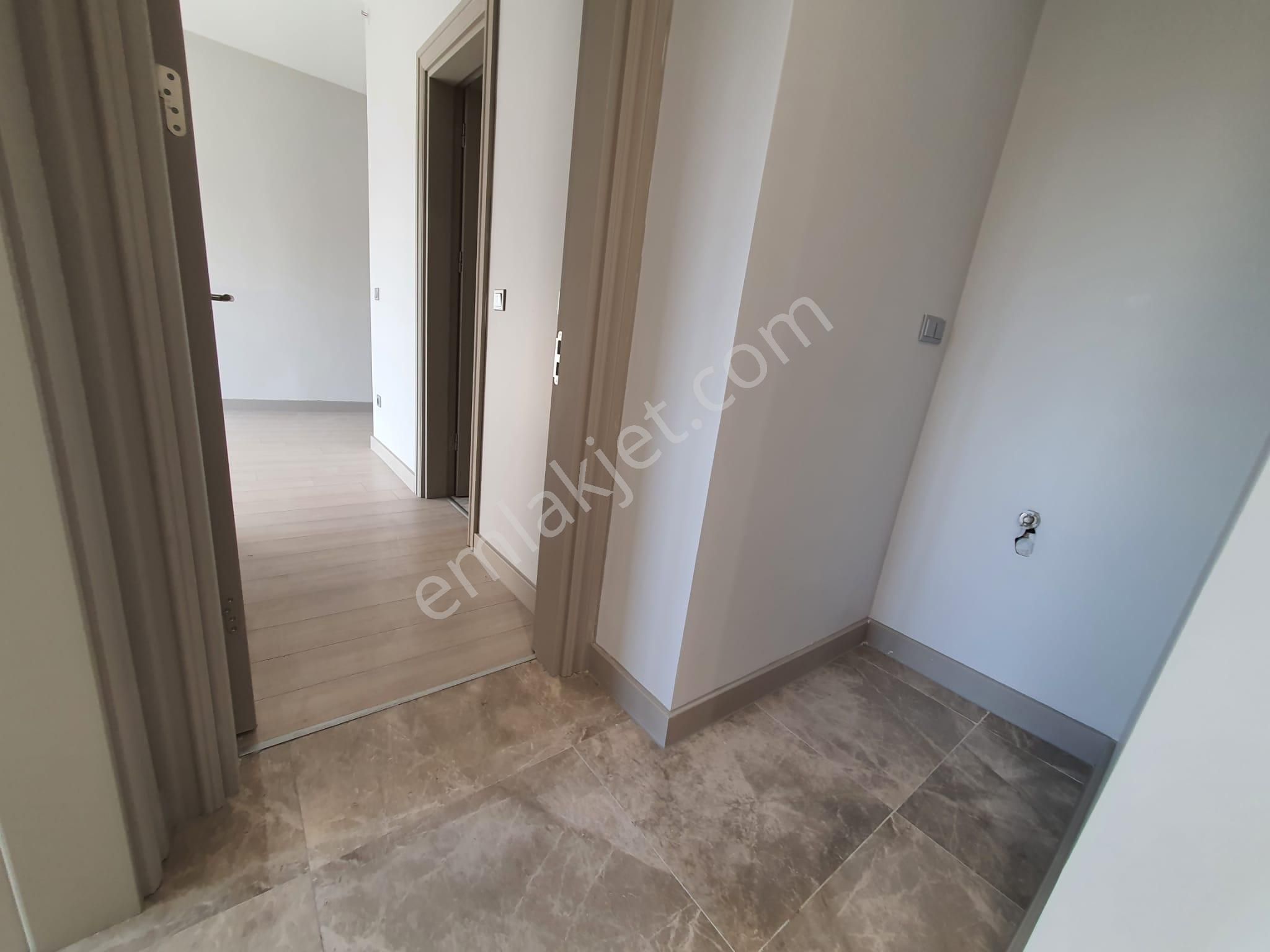 Turyaptan Emlak Konutta Yüksek Katta Manzaralı Satılık Daire 3+1 159 M2 - Görsel 24