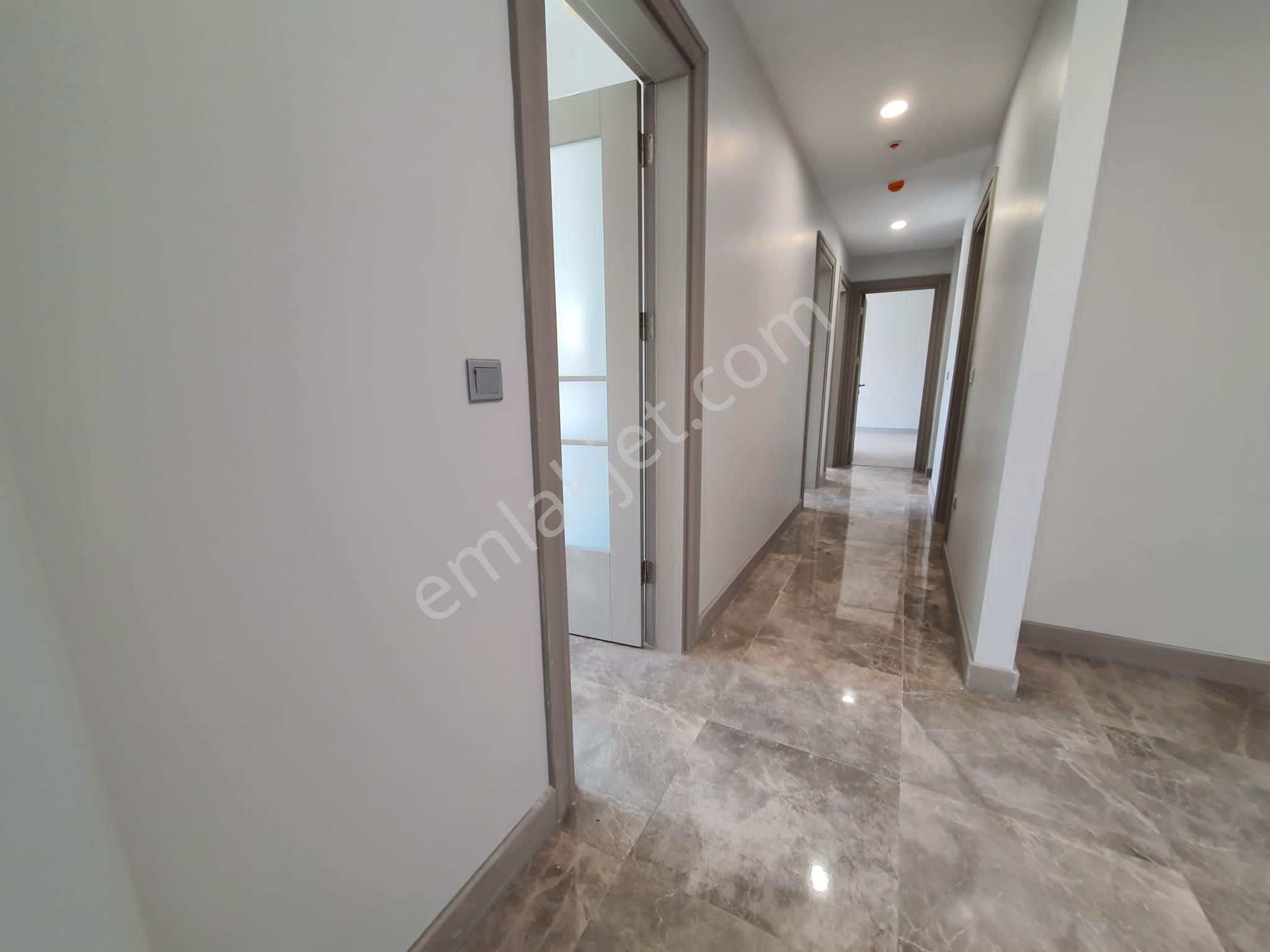 Turyaptan Emlak Konutta Yüksek Katta Manzaralı Satılık Daire 3+1 159 M2 - Görsel 22