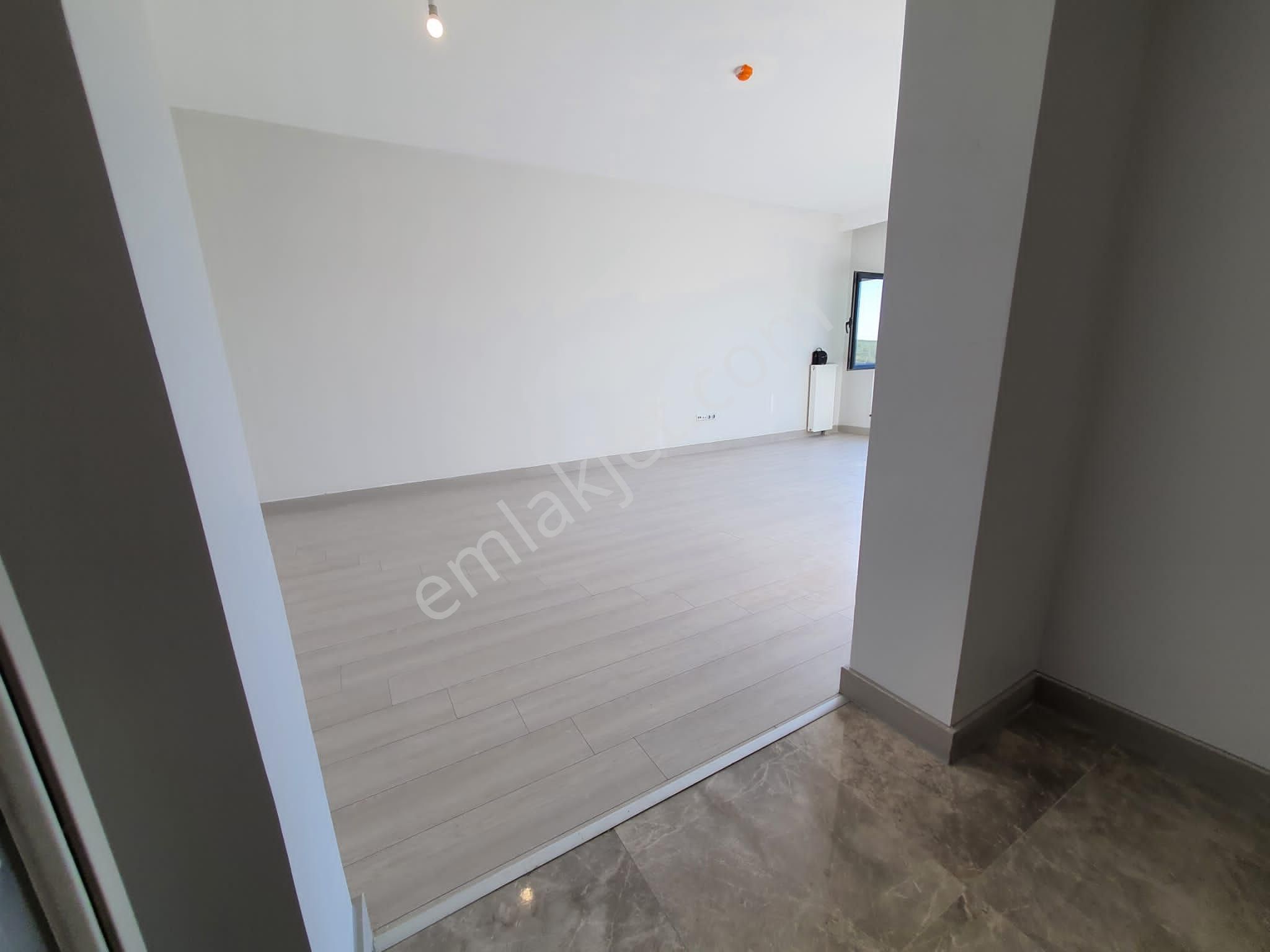 Turyaptan Emlak Konutta Yüksek Katta Manzaralı Satılık Daire 3+1 159 M2 - Görsel 25