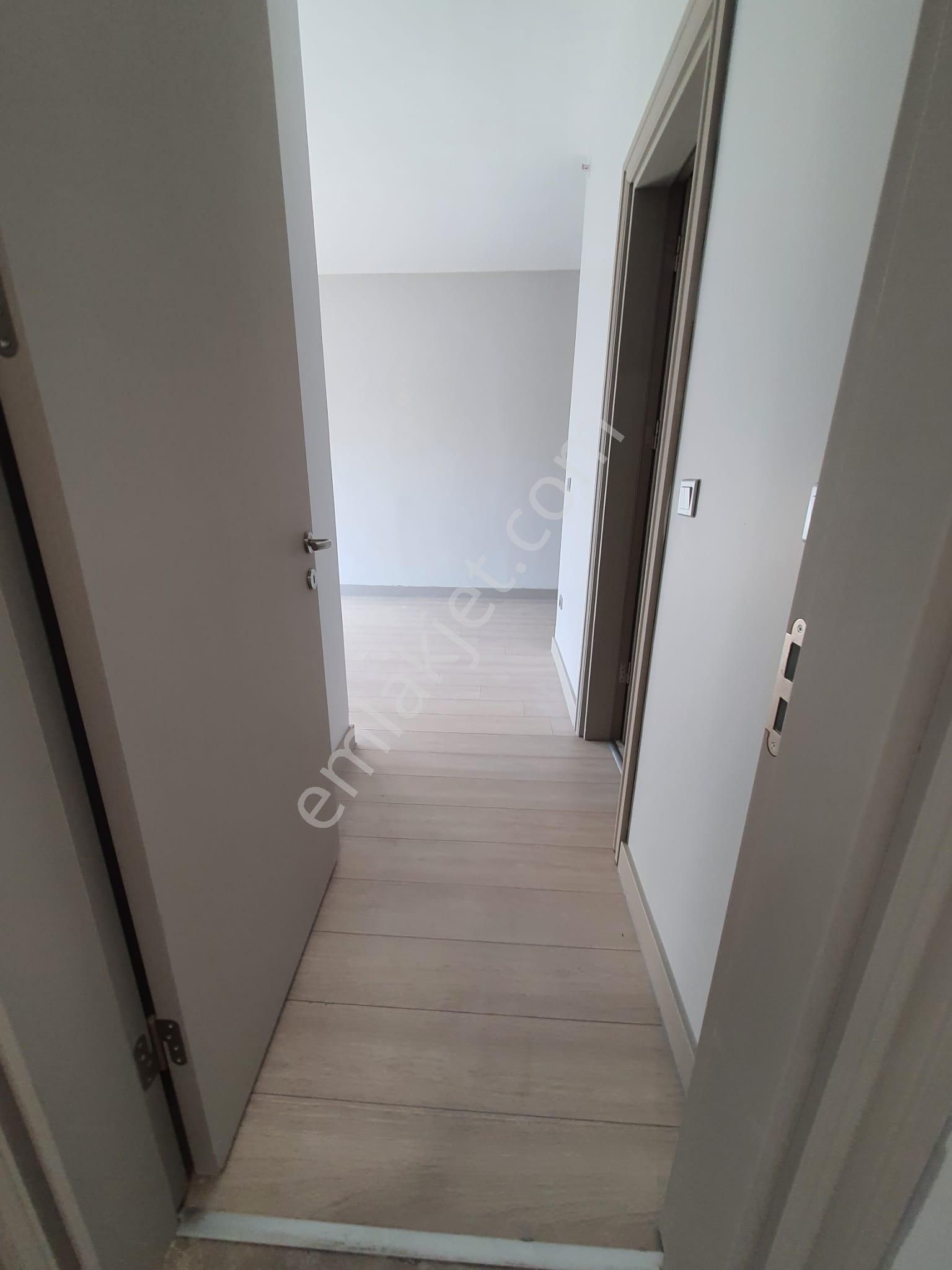 Turyaptan Emlak Konutta Yüksek Katta Manzaralı Satılık Daire 3+1 159 M2 - Görsel 15