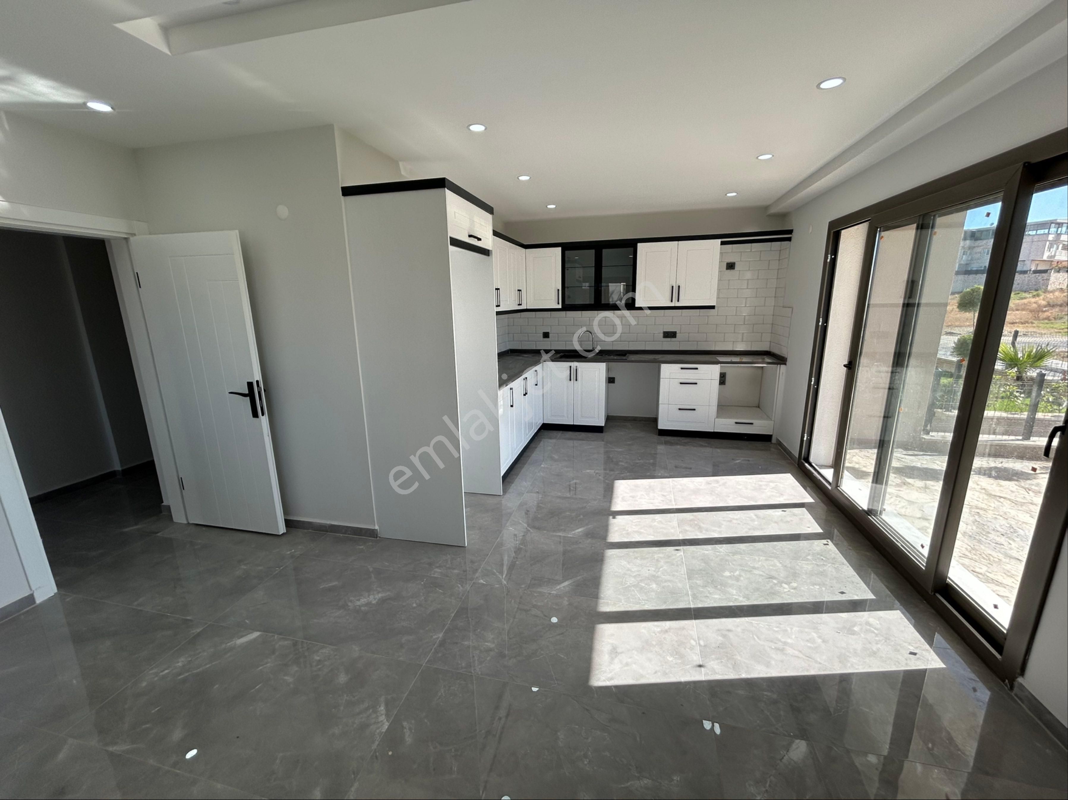 Didim Hisarda Havuzlu Sitede Köşe Villa - Görsel 16